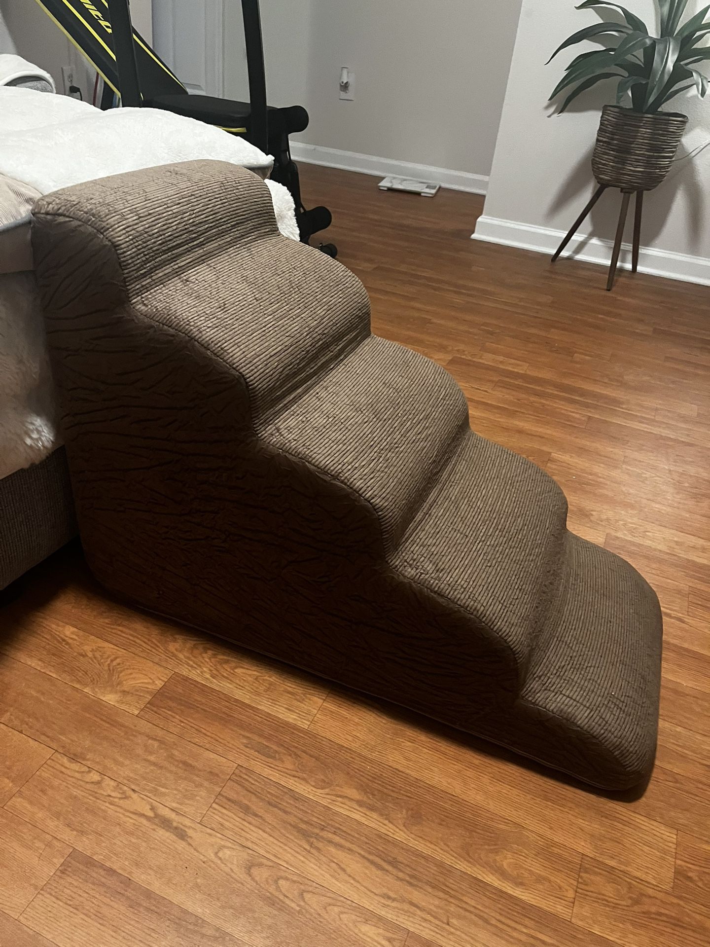 Brand new 5 Tier Dog Stairs