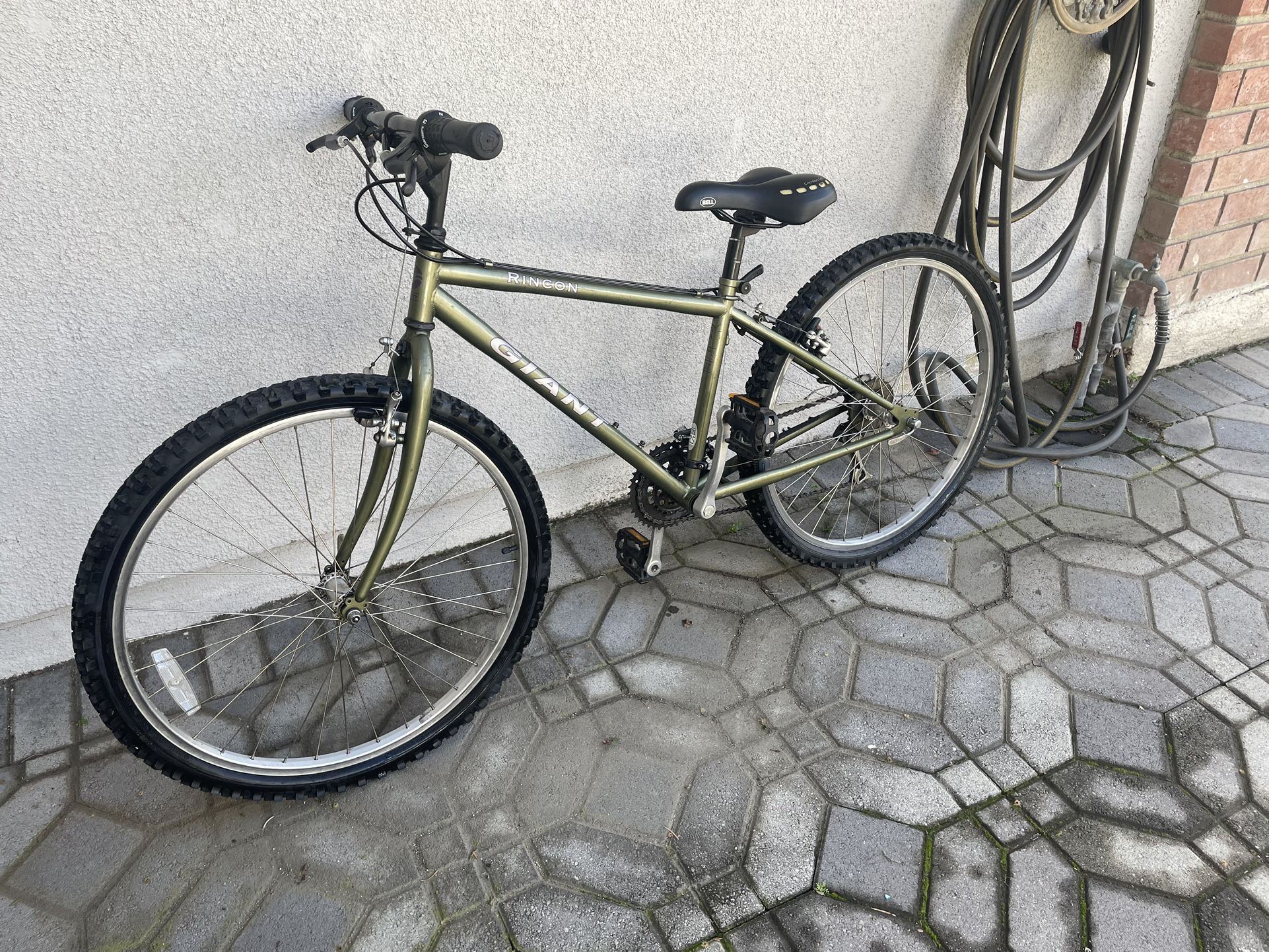 Giant Rincon Mountain Bike