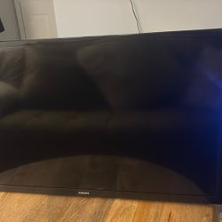 Samsung flat-screen TV – approx. 40–43 inches. Works great.