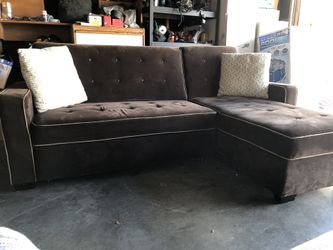 Immaculate sectional w king bed and storage