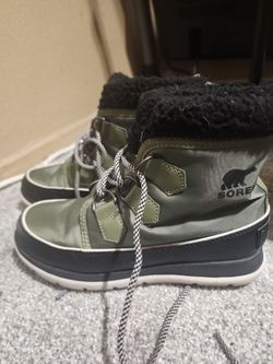 Sorel 6.5 green boot