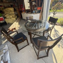 Dining Room Table 4’ Diameter