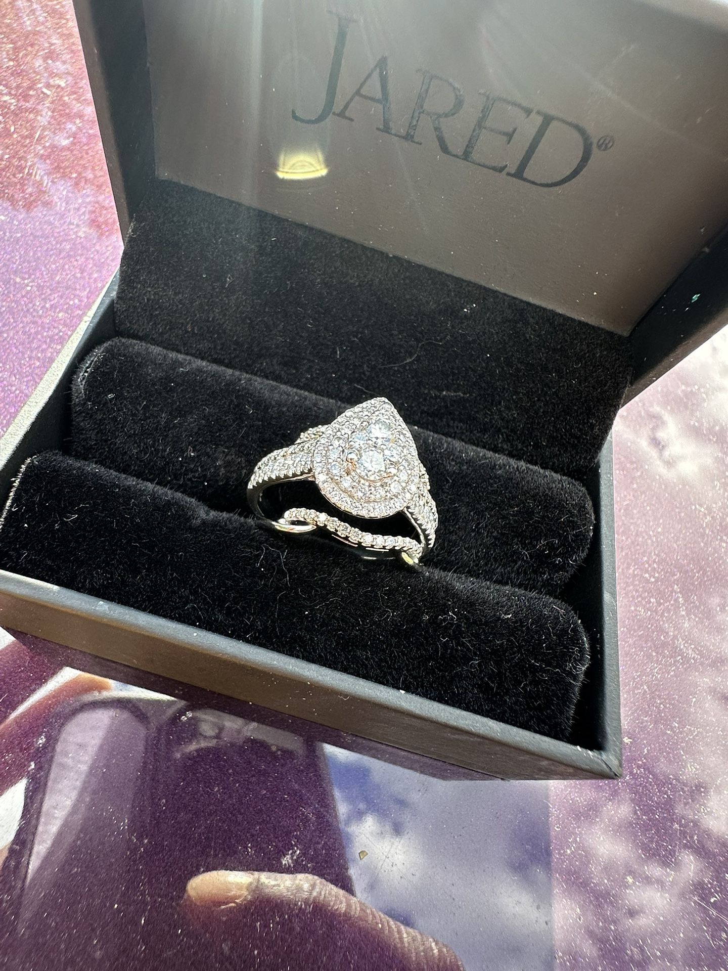 Stunning White Gold Teardrop Ring