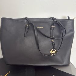 Michal Kors Hand Bag 