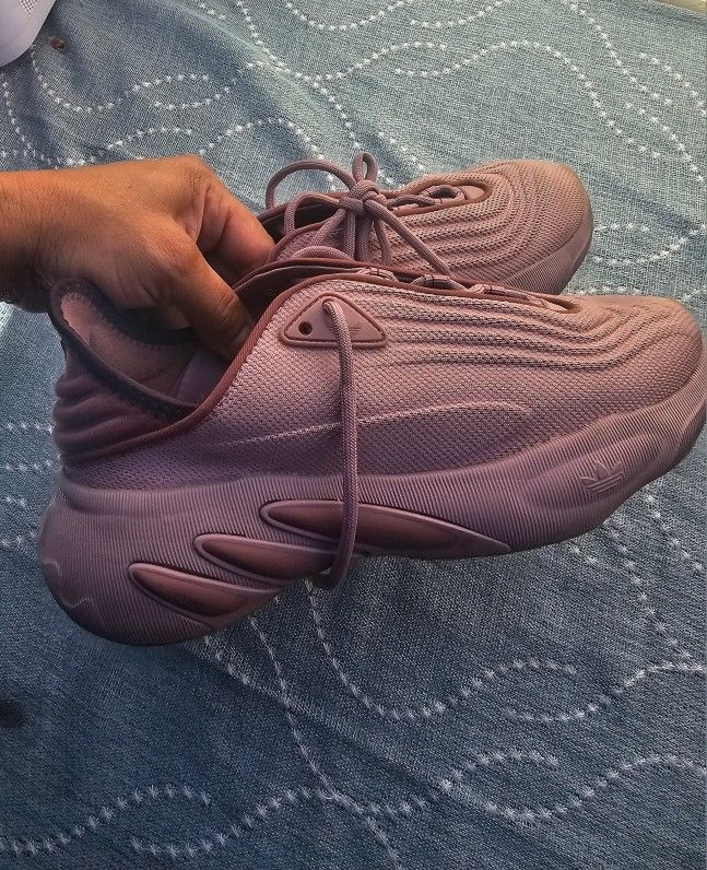 Adidas Para Niñas. Talla 6y Medio.