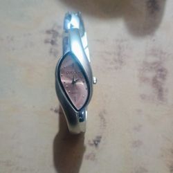 Gucci Women's Quartz Watch 