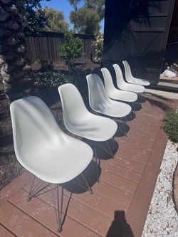 Herman miller Eames chairs authentic like new 6 available