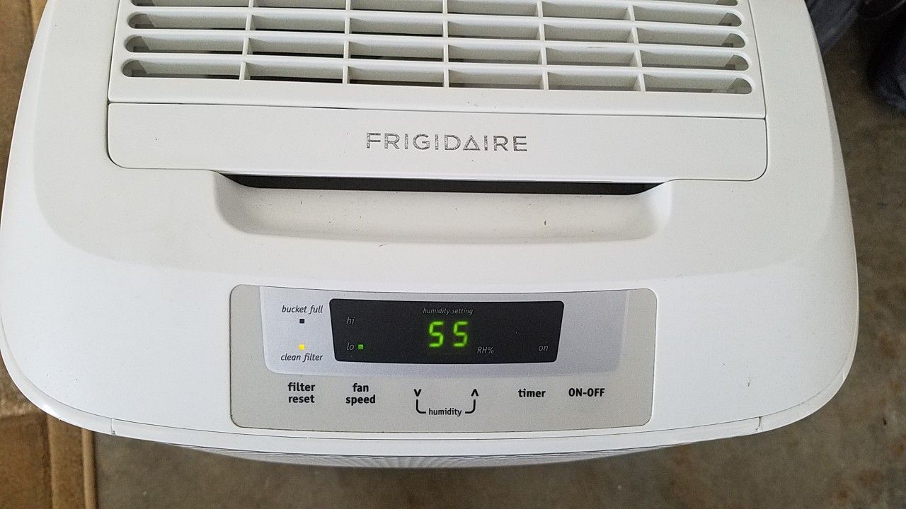 Dehumidifier, Frigidaire 70 pints