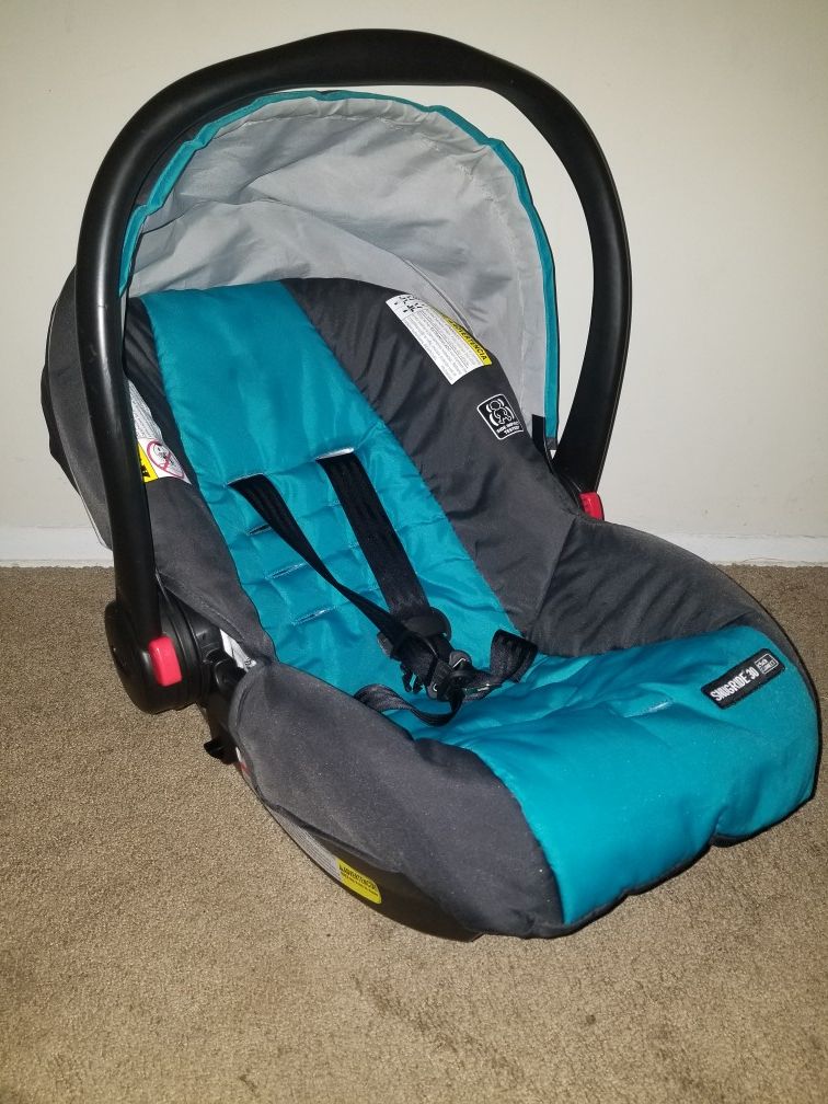 Graco Infant Car Seat with base