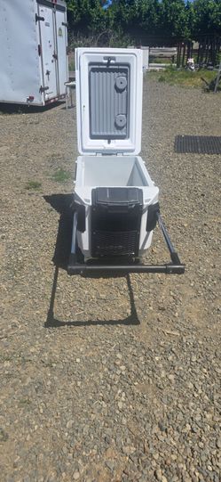 Igloo Rolling Cooler