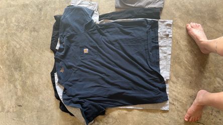 Men’s Carhartt shirts 2XL 4 shirts