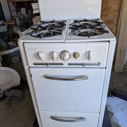 Wedgewood Antique Apartment Stove 