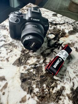 Camera - Canon EOS R50/Content Creator Kit