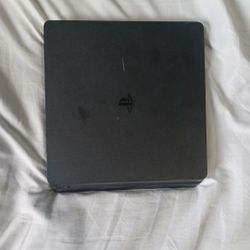 Ps4 - W/accessories.