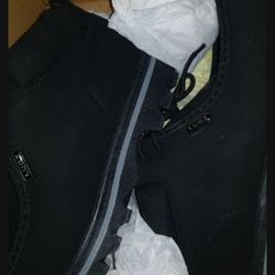 Men's Shoes (READ DESCRIPTION)