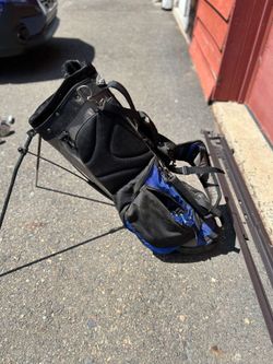 GOLF CLUBS ⛳️ AND CART.