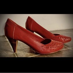 Size 7 1/2 Calico Vintage Red Leather Brown Wood High Heel Pumps