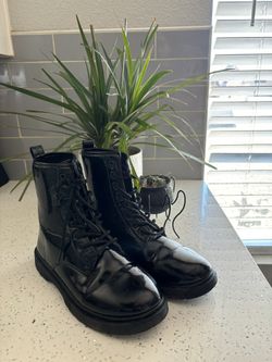 Boots- Size 10