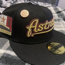 7 1/4 Houston Astros Fitted Hat. New Era 59 Fifty Inaugural Patch & Pin. New NWT