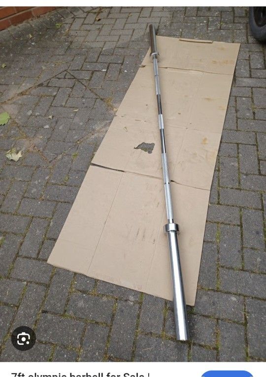 7ft 45 Lb olympic bar with Clips- Read description