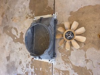 Radiator,  fan clutch, and fan Shroud all in good used condition came off a 2000 Silverado
