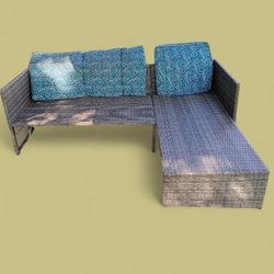 Outdoor/Patio Sofa w/ Lounger End