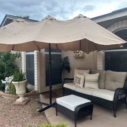 Beautiful Wicker Patio Set