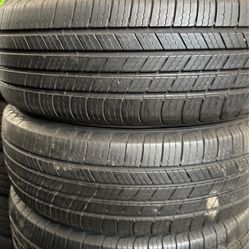Set Of Tires (4) 195-65-15 Michelin