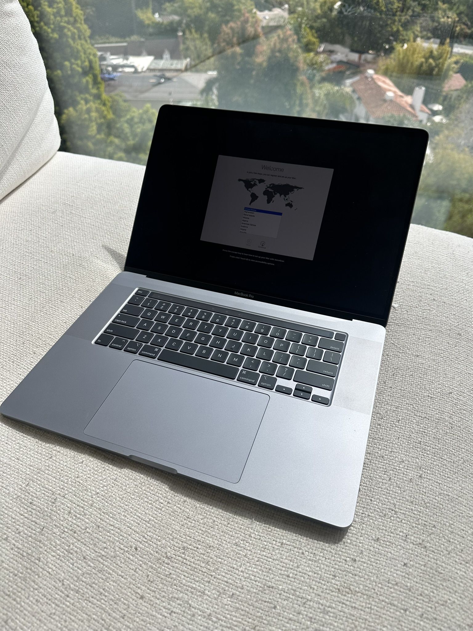 MacBook Pro 16 Inch