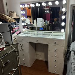 New Bluetooth Makeup Vanity Set 