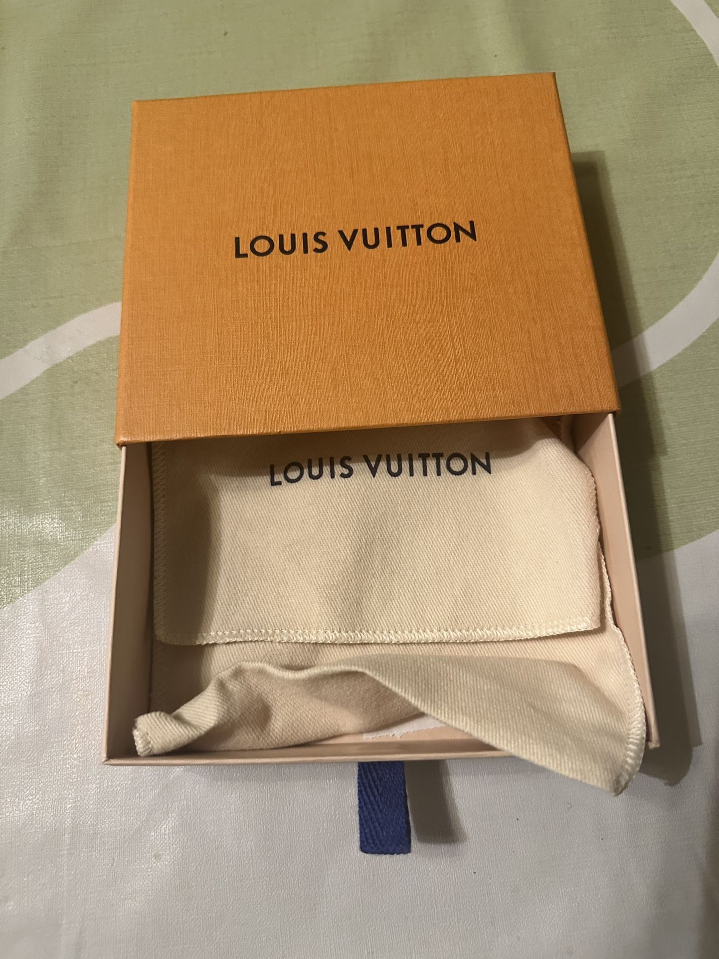 Lv box