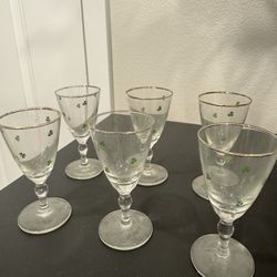 Mini clover wine glasses
