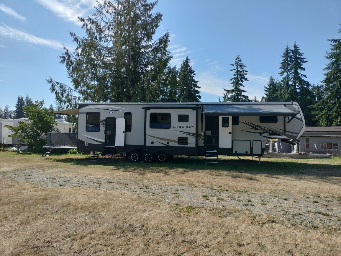 2018 Keystone Carbon 403