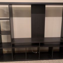 Entertainment center