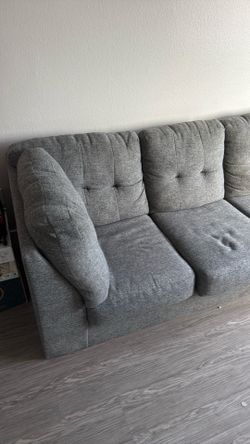 Gray Sectional Couch – Good Condition