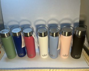 Yoga alo Stainless Steel Water Bottle 24oz.