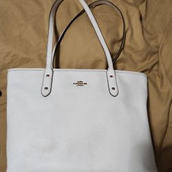 Gorgeous Coach Purse