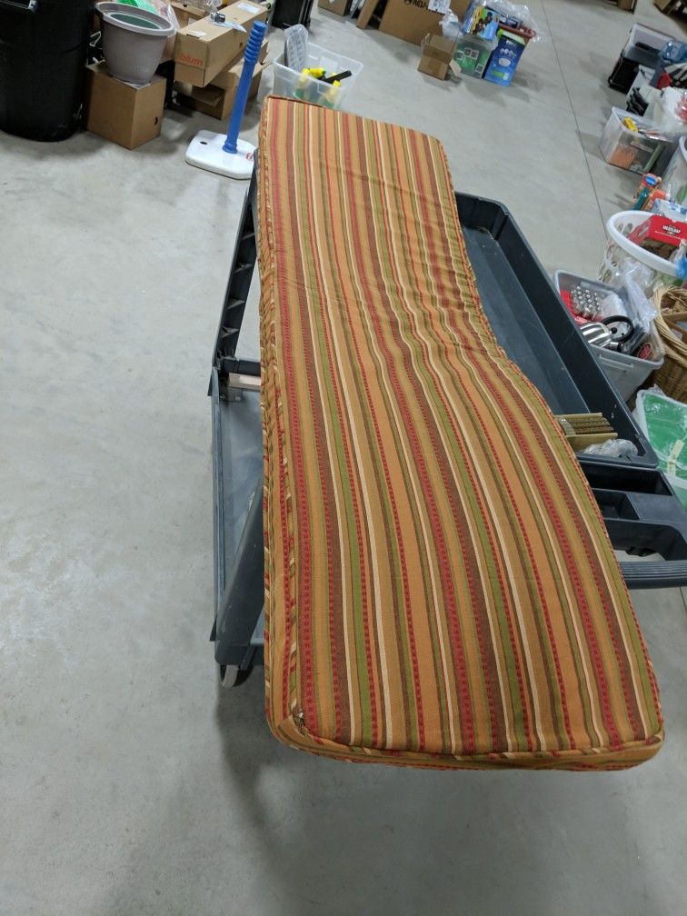 Benxh Cushion