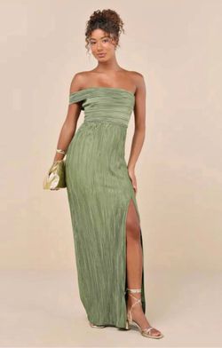 Lulus Green Maxi dress