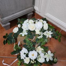 Floral Arrangement /  Arreglo Floral.