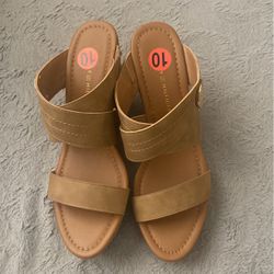 Tommy Hilfiger  Wedge Sandal Size 10