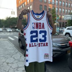 Size Medium Jordan All Star Jersey 23 ( Size 40 ) 