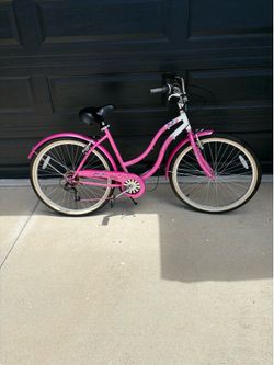 Woman’s 7 speed cruiser bike