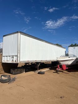 Semi trailer