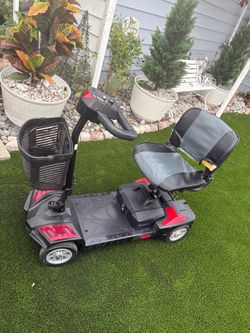 ELECTRIC MOBILITY SCOOTER LOOK NEW