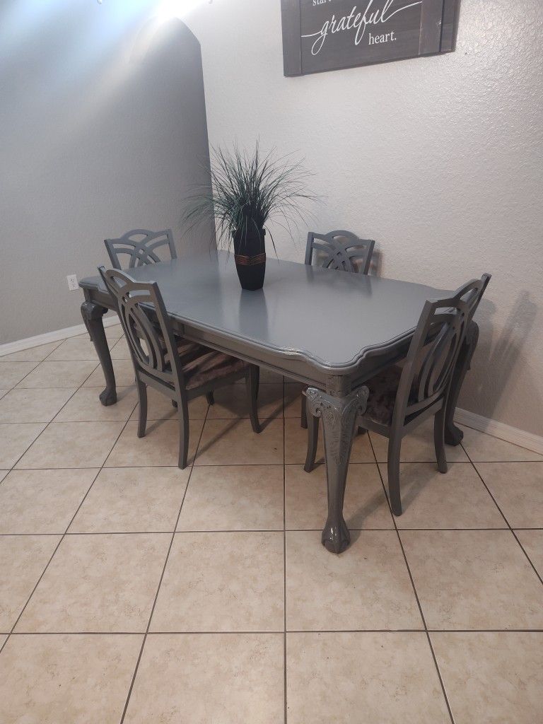Table With 4 Chairs
