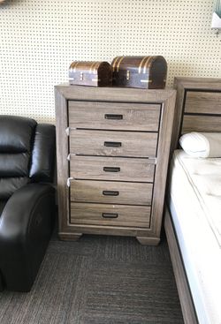 Brand new 5 Drawer Dresser