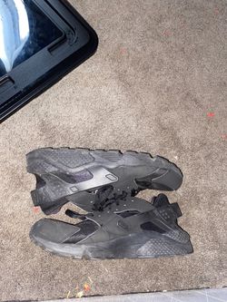 Black Nike Huaraches Great Condition