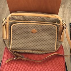 Messenger Bag - Women’s 