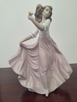 Lladro Summer Breeze -  6543